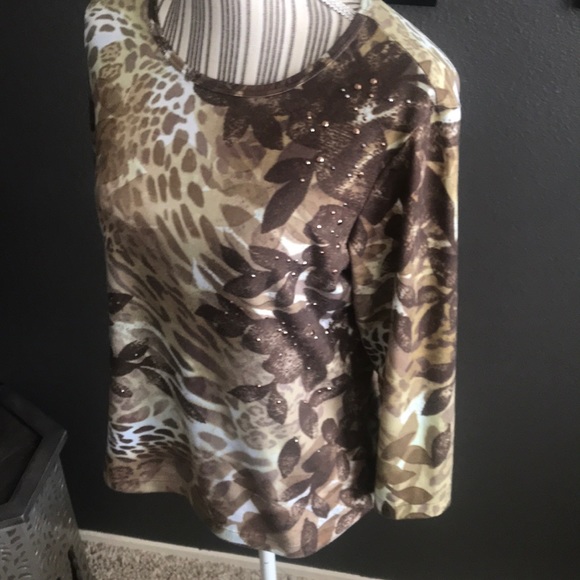 Chico’s Zenergy fun bling top - Picture 3 of 5